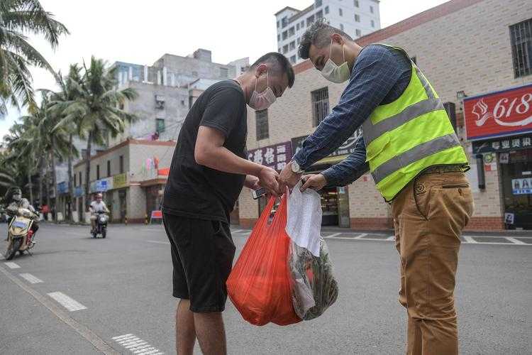 新疆返程高峰新冠疫情分级诊疗应对要点2020-2022疫情经验总结