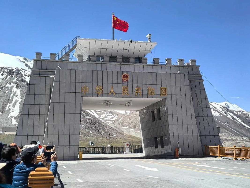 31省份多点散发，西藏边坝县为何守住662米防疫线？