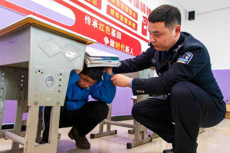 新疆博乐市突发聚集性疫情，35例确诊为何突破‘屏障防线’？