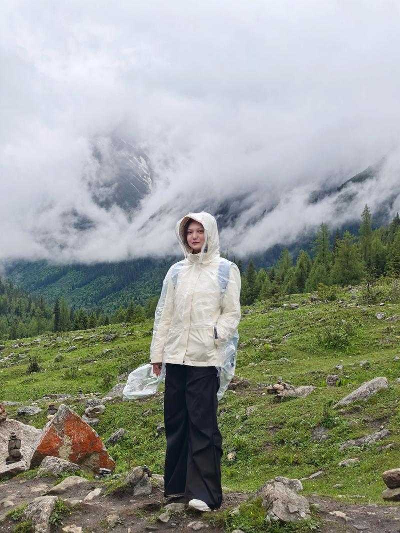 青藏高原上的防疫孤岛：甘孜县为何连续21天零新增？