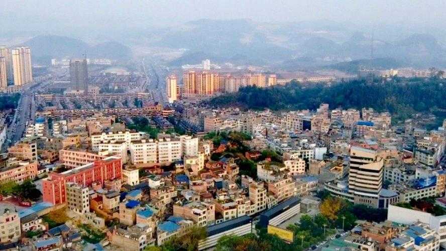 边境小城成突破口：马关县疫情如何牵动西南防疫网？