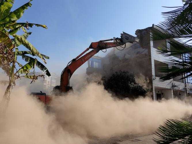 五华县新增13例确诊，城中村密集区为何成防控难点？