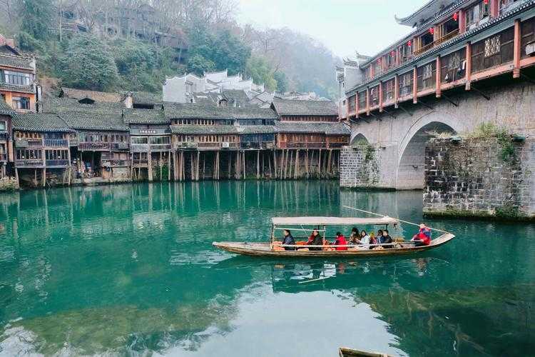 湘西小城的防控样本：凤凰县7·22疫情背后的地理密码