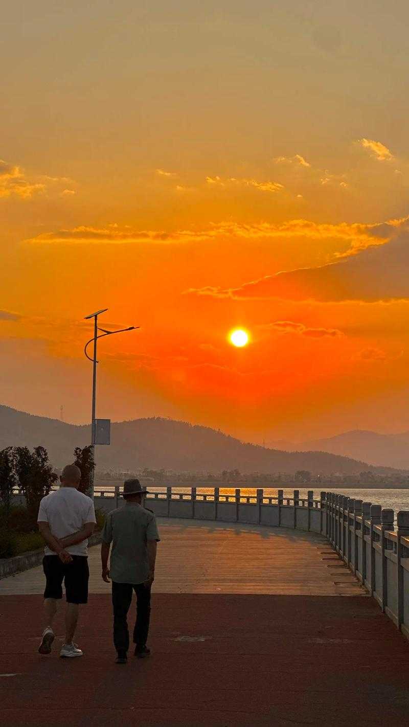 云南祥云成西南孤岛：全国多点散发下的14日清零奇迹