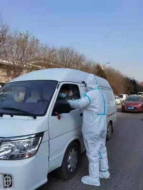 【渭城区疫情突增背后的防控漏洞：3例确诊如何暴露城市交通网弱点】