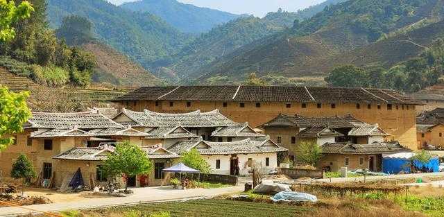 闽粤赣交界疫情突袭，永平镇为何成防控新焦点？