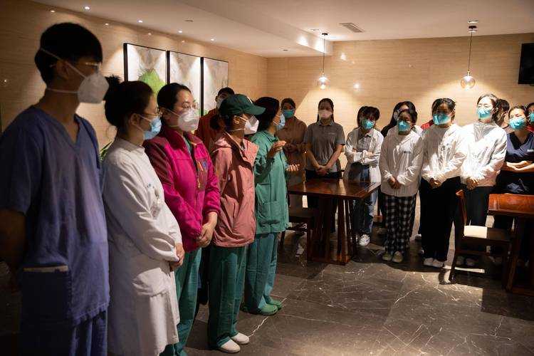 疫情“风暴眼”下的经济动脉：椒江区28例确诊如何折射沿海防控压力？