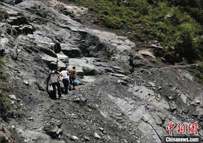 高原孤岛的防控裂隙：理塘县新增5例确诊病例背后