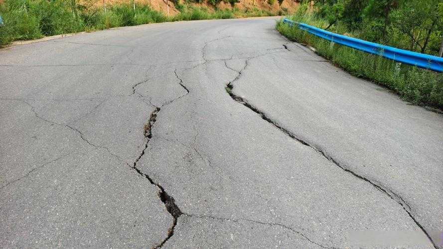 豫西深山屏障下的坚守：卢氏县130天零确诊的地理密码