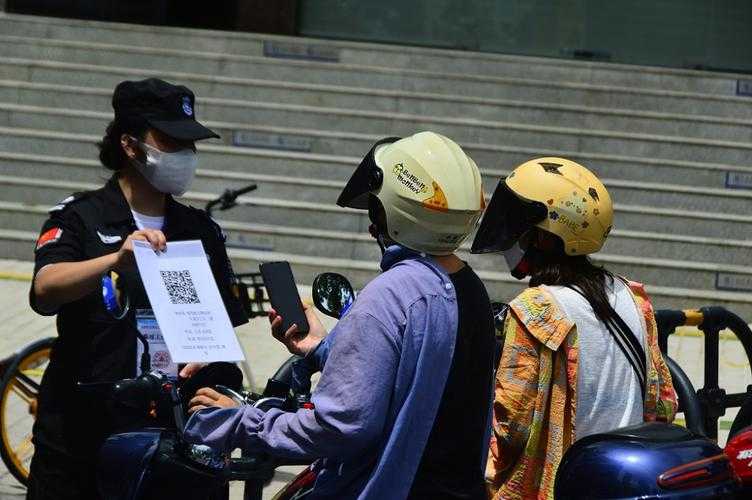 【热带港湾下的防控网：三亚旅游业疫情风险实录】