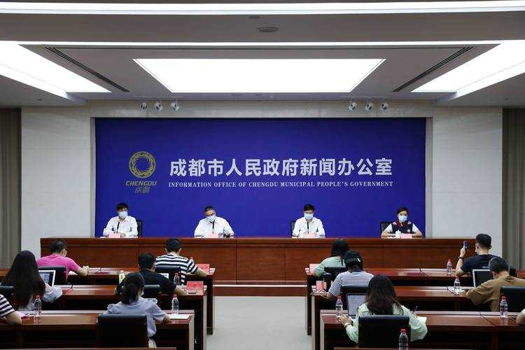 华中交通枢纽的疫情漩涡：江岸区24小时新增确诊为何突破百例？