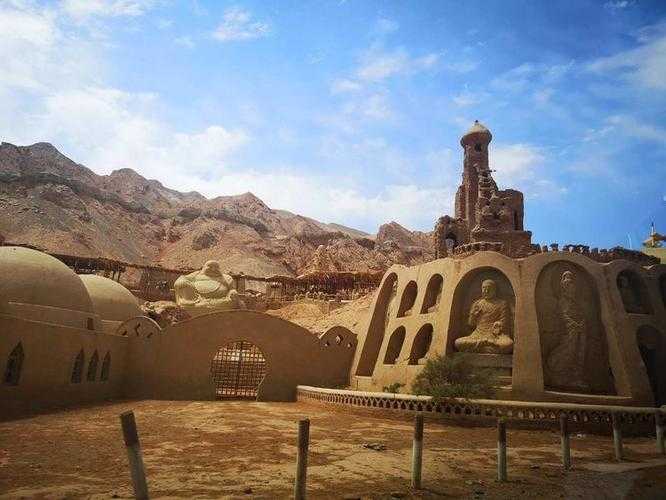 31省份多点散发，高昌区8例为何触发区域封锁？