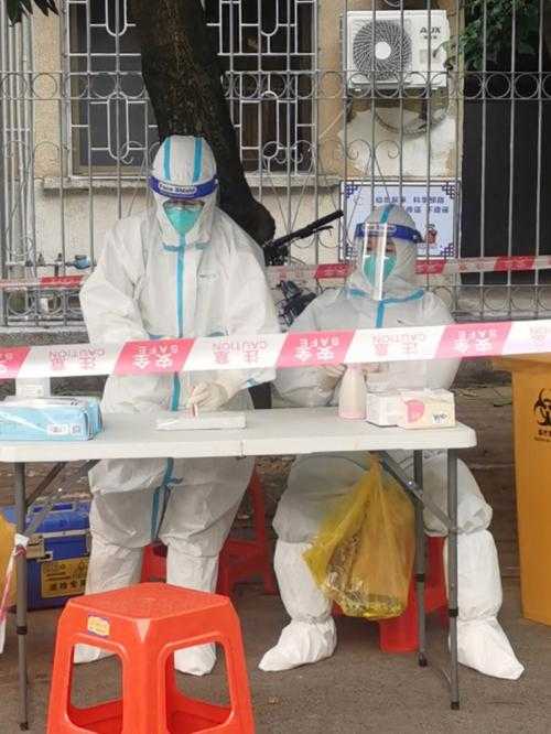 2022年某日新增12例确诊，东兴市外防输入压力骤增