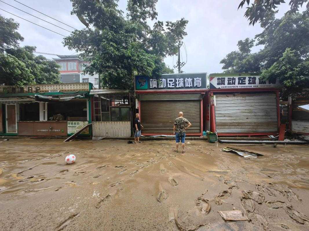 泗水县疫情突袭：水乡织密防控网，25例确诊背后的城市裂痕