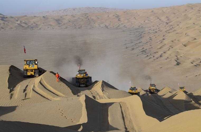 杭锦旗疫情突袭：沙漠绿洲的防控考验