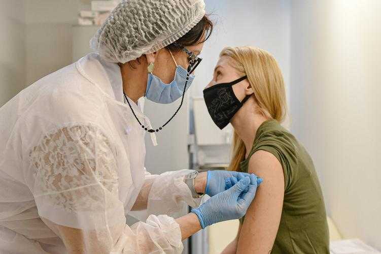 新冠二次感染与心肌损伤关联及应对策略2020-2022年疫情时期实证分析