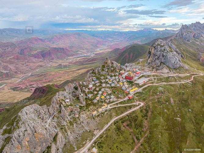 高原孤岛的防疫屏障：丁青县连续58日零新增背后的地理密码